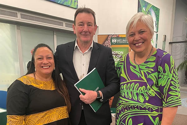 Mayor Bernie co-hosting with Assistant Vice-Chancellor (Pasifika) Luamanuvao Dame Winnie Laban. Te Herenga Waka – Victoria University of Wellington Pasifika Roadshow.